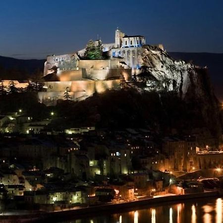Etxe Laminak Bed & Breakfast Sisteron Luaran gambar